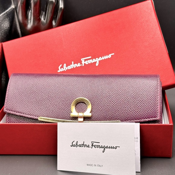 Salvatore Ferragamo Handbags - SALVATORE FERRAGAMO GANCINI  CONTINENTAL  WALLET